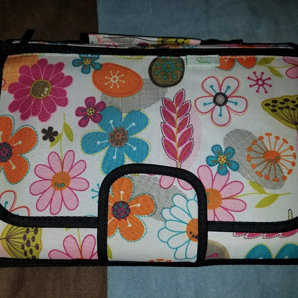 Baby travel changing pad